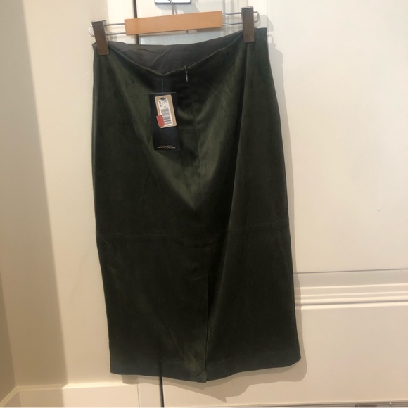 Velvet Skirt - Picture 2 of 4